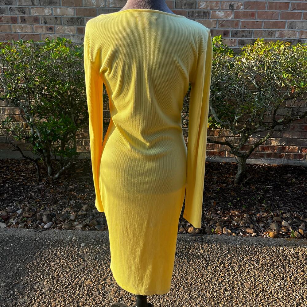 Guess Yellow Fitted Scoop Neck Ribbed  Midi Gold Button Detail Dress Sz M - Picture 4 of 7